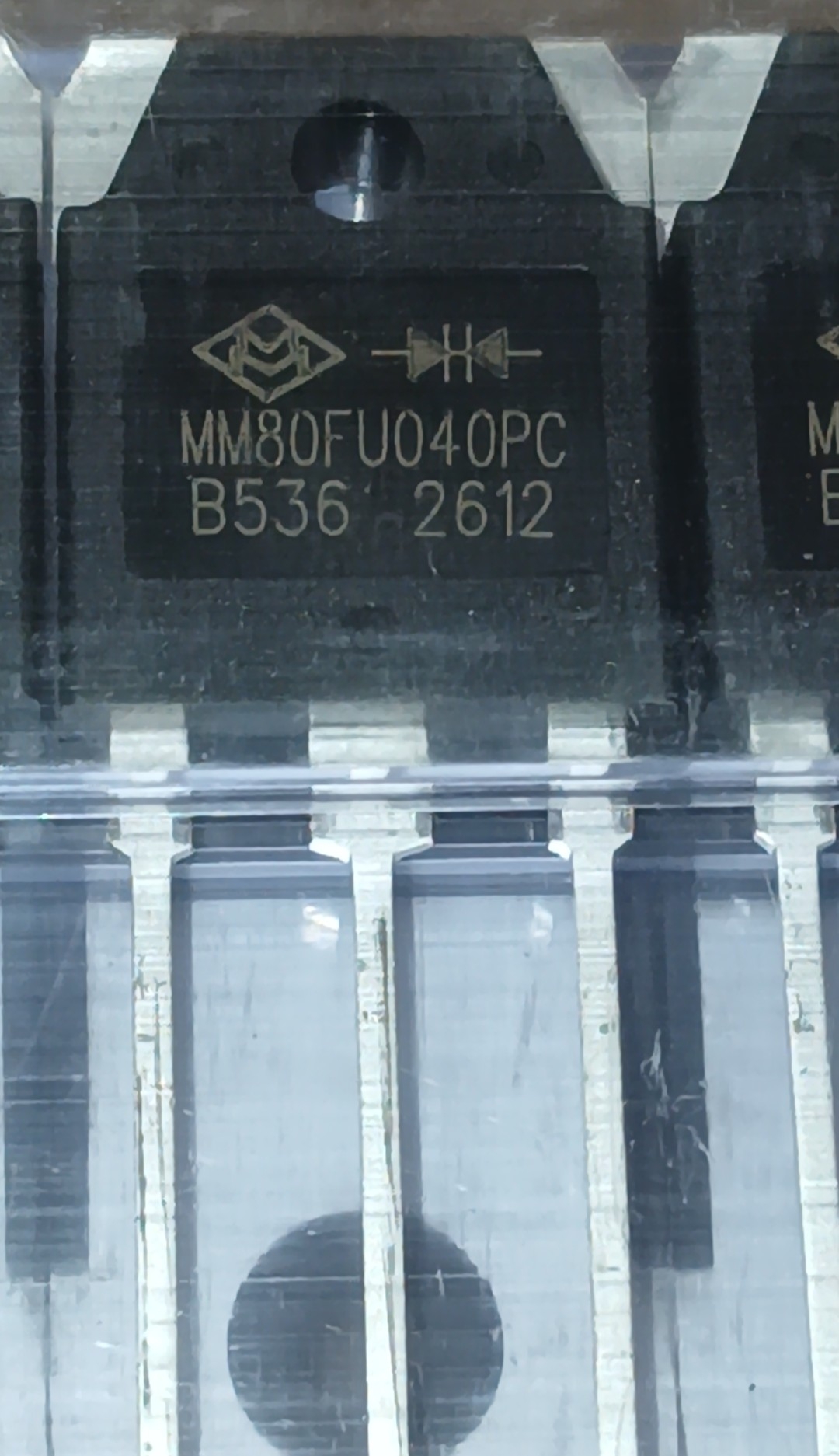 MM80FU040